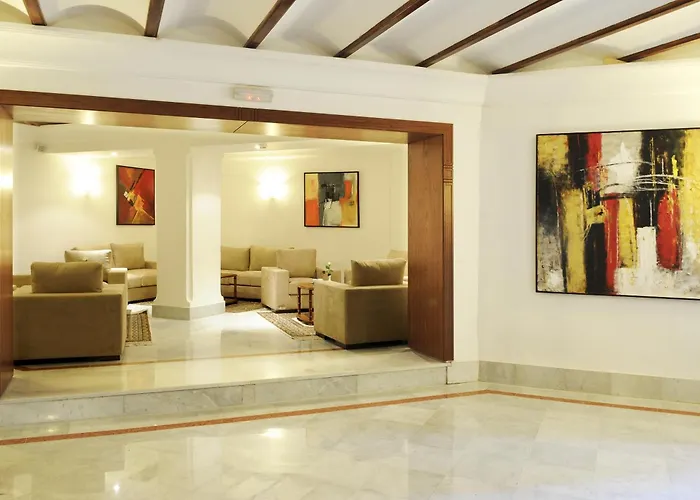 Luxury Hotels in Tunis near Al-Zaytuna Mosque