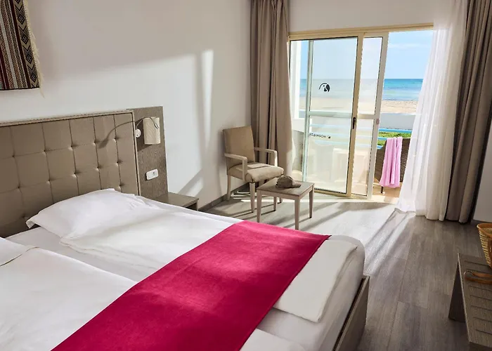 Hotels mit Schwimmbad in Midoun