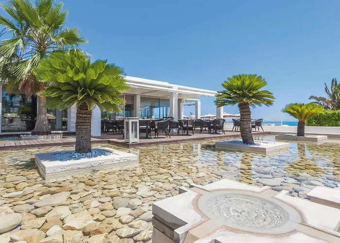 Luxury Hotels in La Marsa near Cafes Bondin